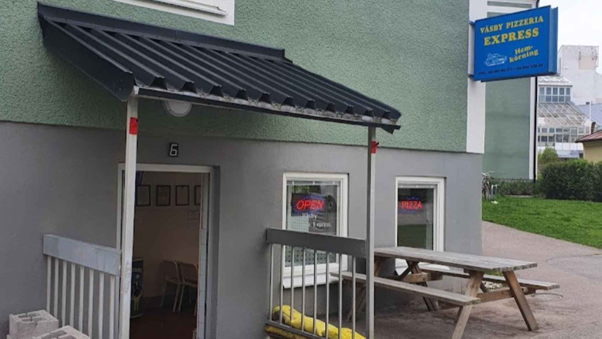 Framsidan på Väsby Pizzeria Express i Upplands Väsby